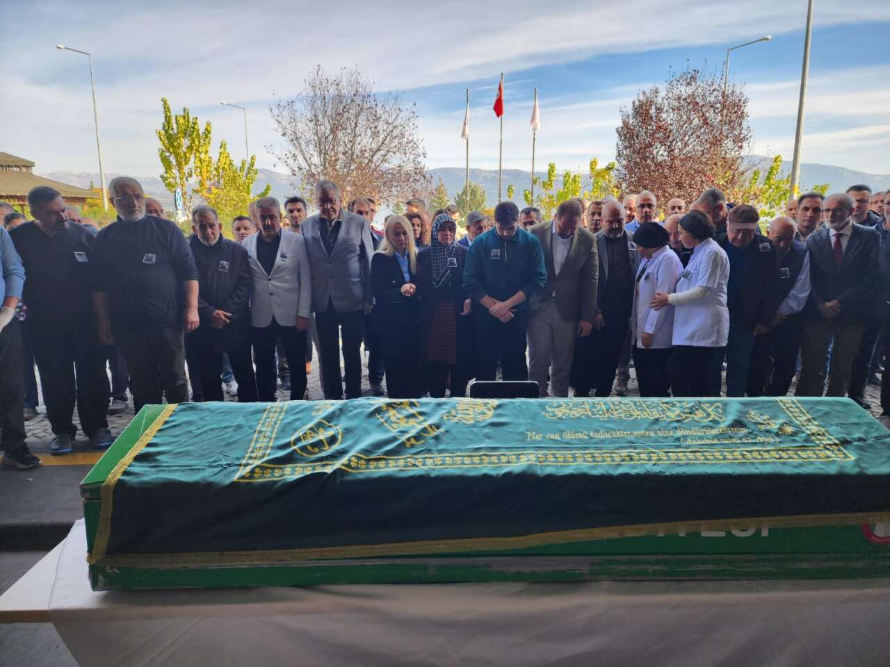 Muğla Eğitim Araştırma Hastanesi Personeli Ekrem Şababoğlu, Dualarla Son Yolculuğuna Uğurlandı 6